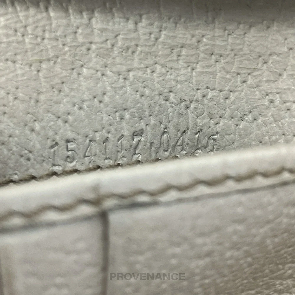 🔴 Gucci Trifold Wallet - GG Canvas White